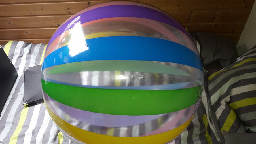Intex colors beachball